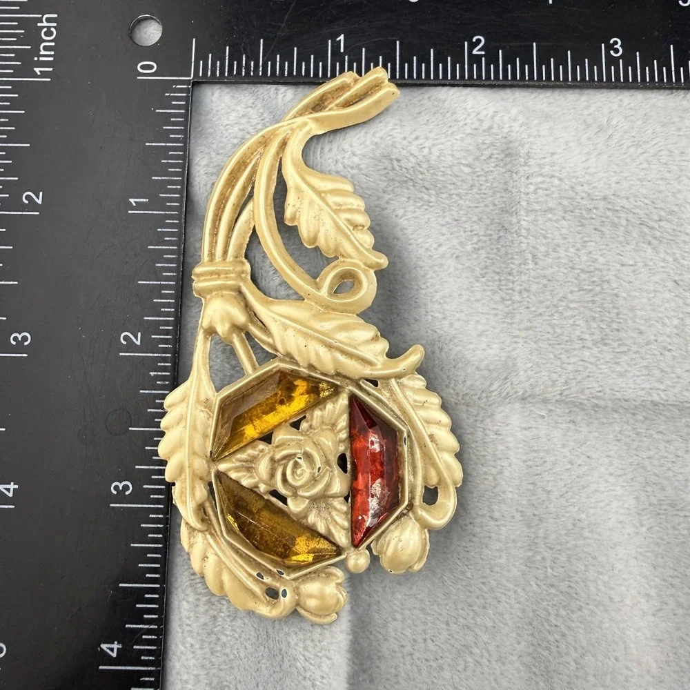 Vintage Flower Brooch Acrylic Red Yellow Early Plastic‎